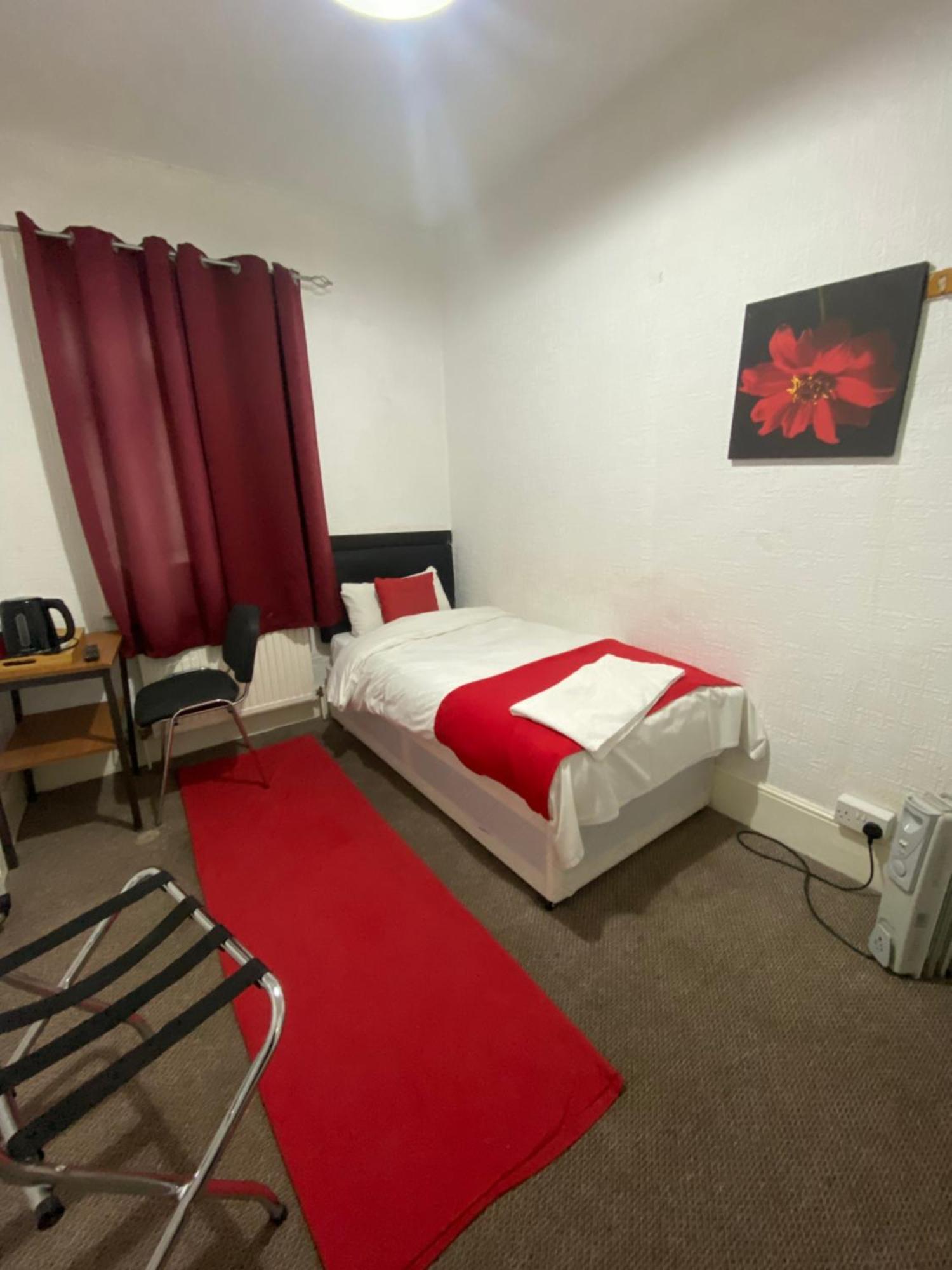 Saji Hotel อิลฟอร์ด ภายนอก รูปภาพ